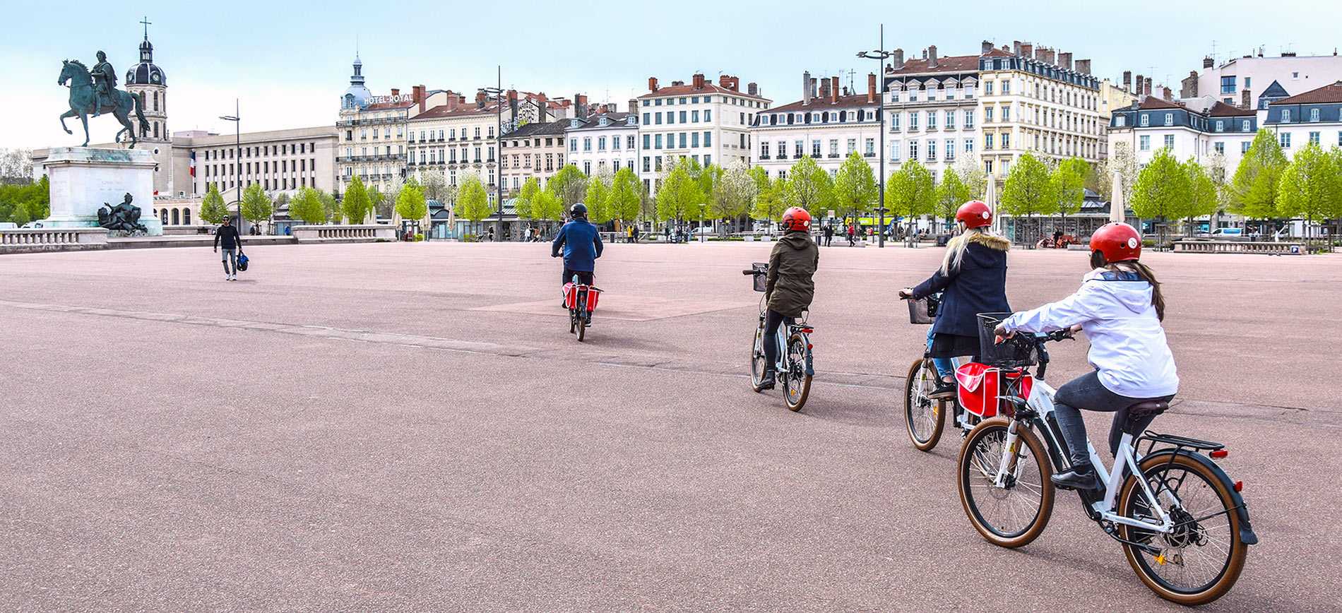 Balade &agrave; v&eacute;lo &eacute;lectrique by Comhic &agrave; Bellecour &copy; Comhic