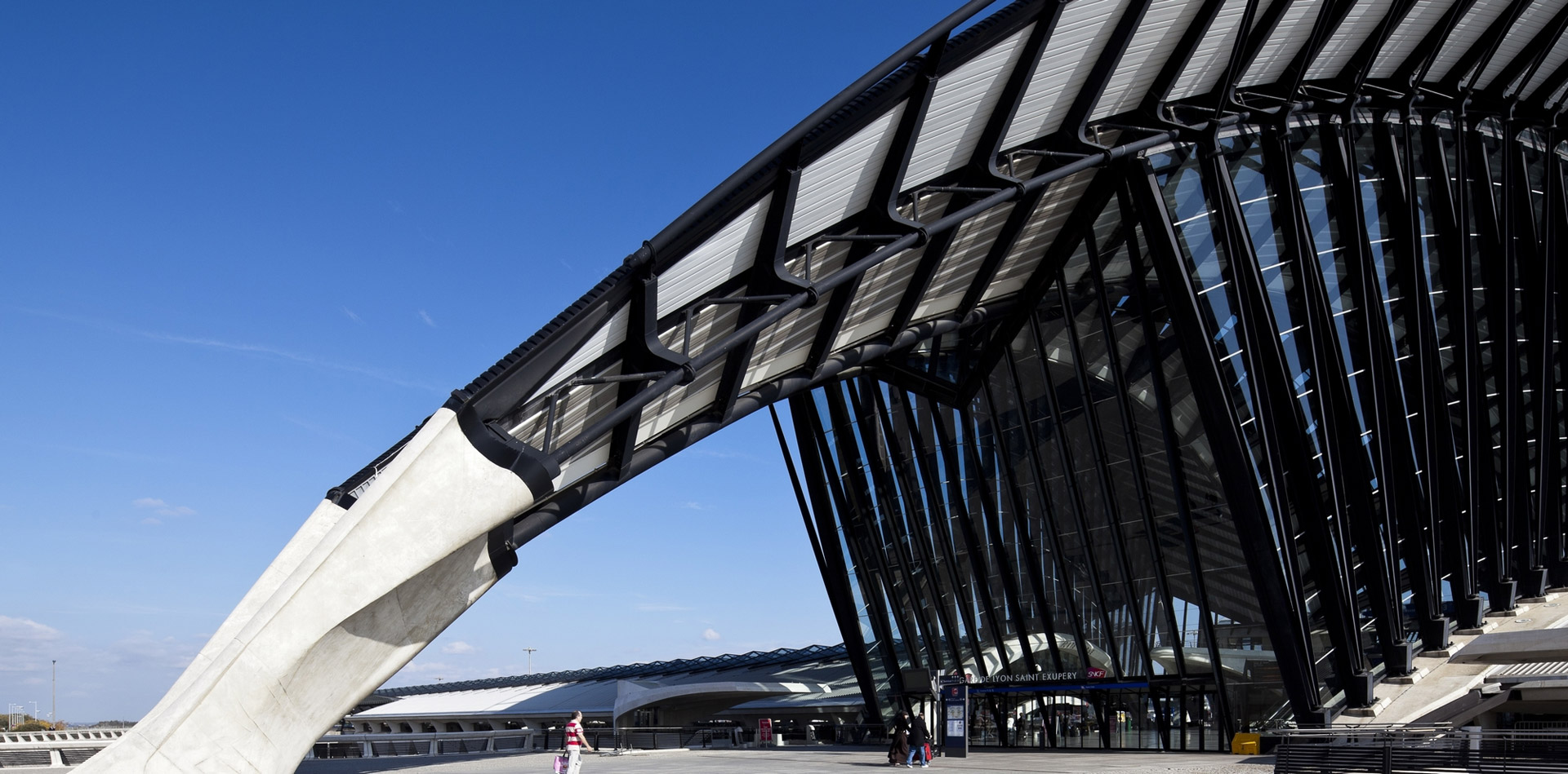 Gare SNCF Saint-Exupéry © www.b-rob.com