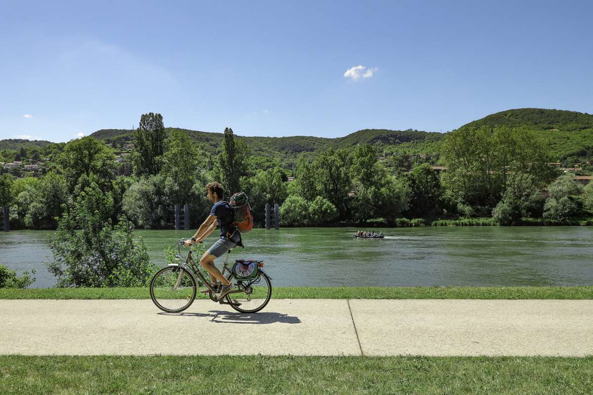 La Voie bleue le long de la Saône à Rochetaillée ©Guillaume Robert Famy